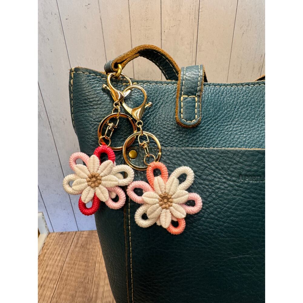 Macrame Flower Bag Charms Keychain Set of 2 Flowers Boho Accessories Cute Summer - Picture 2 of 4
